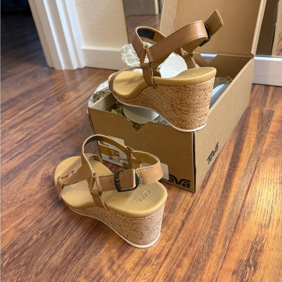 NIB Teva Women's Arrabelle Universal Wedge Sandal Tan Size 7 - Picture 12 of 16
